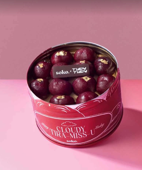 Tiramisu cherry